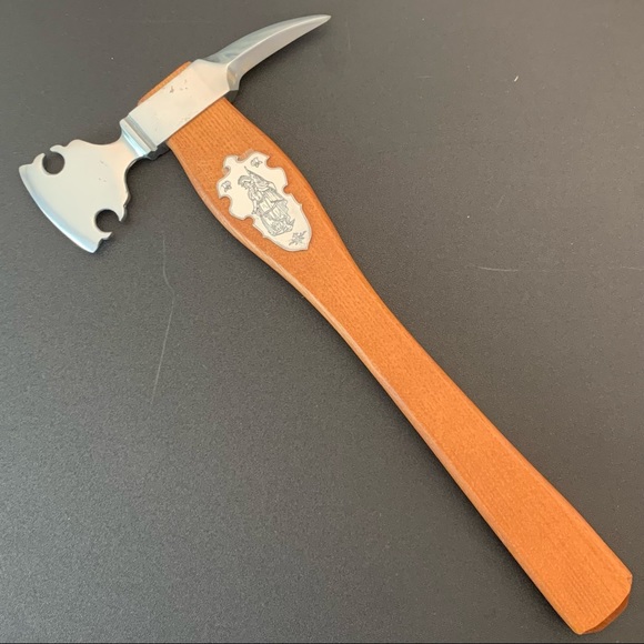 Decorative Ceremonial Fireman’s Axe. - Picture 1 of 11
